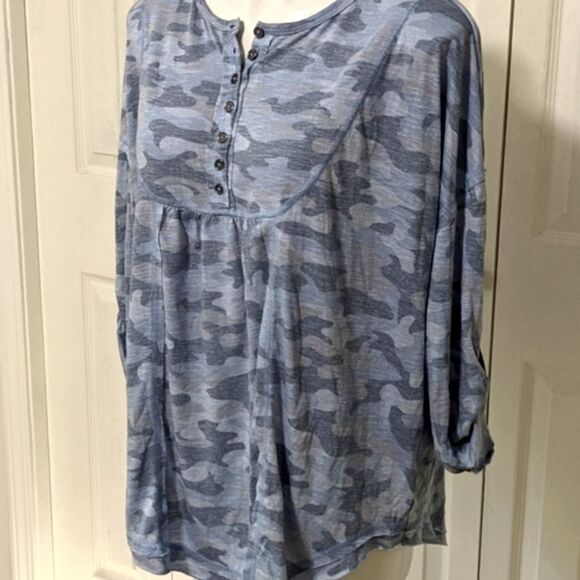 NWOT Nine West Round Neck Camouflage Top, 3/4 Sleeves - Picture 1 of 12